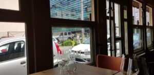 Tasting Room, restaurant si vinoteca