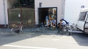 Two Minutes, cafenea boema in Piata Floreasca din Bucuresti