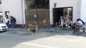 Two Minutes, cafenea boema in Piata Floreasca din Bucuresti