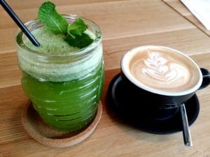 5ENSI si Eat Society in ansamblul Aviatorilor 8 din Piata Victoriei din Bucuresti