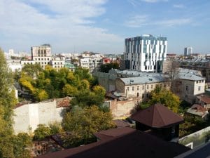 Bucurestiul din Buzesti - Victoriei vazut din restaurantul Upstairs Rooftop