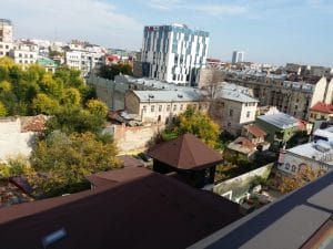 Bucurestiul din Buzesti - Victoriei vazut din restaurantul Upstairs Rooftop