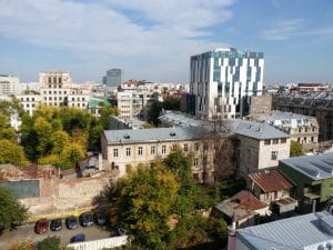 Bucurestiul din Buzesti - Victoriei vazut din restaurantul Upstairs Rooftop