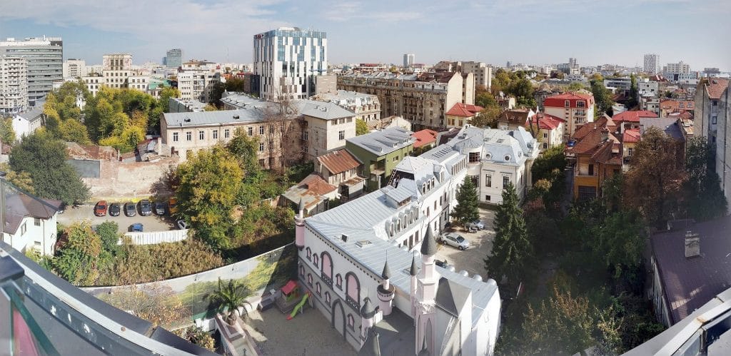 Bucurestiul din Buzesti - Victoriei vazut panoramic din restaurantul Upstairs Rooftop