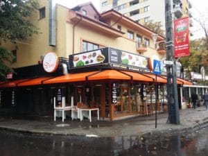 Bulevardul Basarabia la Arena Nationala, cu Damascus Palace si Trattoria Buongiorno