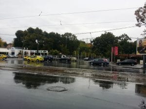 Bulevardul Basarabia la Arena Nationala, cu Damascus Palace si Trattoria Buongiorno