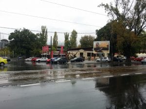 Bulevardul Basarabia la Arena Nationala, cu Damascus Palace si Trattoria Buongiorno