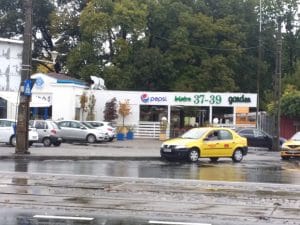 Bulevardul Basarabia la Arena Nationala, cu Damascus Palace si Trattoria Buongiorno