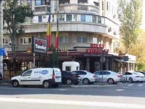 Bulevardul Decebal, cu restaurantele Turquoise, Padthai, Ruby Tuesday si Tress