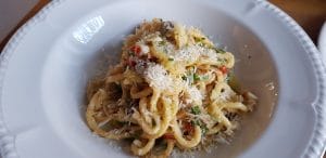 CAVA Bistro in Piata Floreasca, braserie cu bucatarie internationala