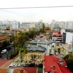 Calea Dorobantilor vazuta de pe terasa hotelului Marshall Garden din Bucuresti