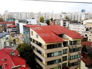 Calea Dorobantilor vazuta de pe terasa hotelului Marshall Garden din Bucuresti