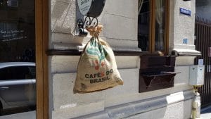 Camera din Fata, cafenea ceainarie in Piata Amzei din Bucuresti