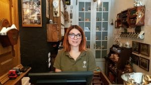 Camera din Fata, cafenea ceainarie in Piata Amzei din Bucuresti