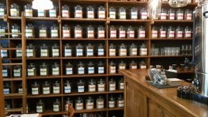 Camera din Fata, cafenea ceainarie in Piata Amzei din Bucuresti