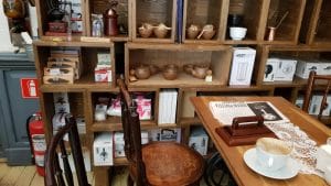 Camera din Fata, cafenea ceainarie in Piata Amzei din Bucuresti