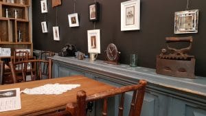 Camera din Fata, cafenea ceainarie in Piata Amzei din Bucuresti