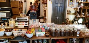 Camera din Fata, cafenea si ceainarie boema in Piata Amzei din Bucuresti