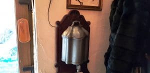 Camera din Fata, cafenea si ceainarie boema in Piata Amzei din Bucuresti