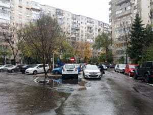 Cartierul Tineretului din Bucuresti, cu restaurantul La Calinescu