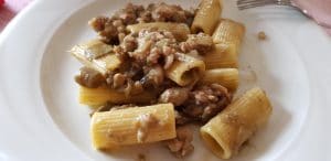 Da Giulio, bucatarie italiana populara in cartierul Dudesti din Bucuresti