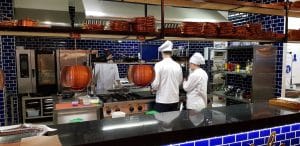 Dancing Lobster, restaurant portughez in complexul Pescariu Sports and Spa