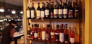 Lovin, winebar cu bistrou la Piata Dorobantilor din Bucuresti