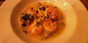 Lovin, winebar cu bistrou la Piata Dorobantilor din Bucuresti