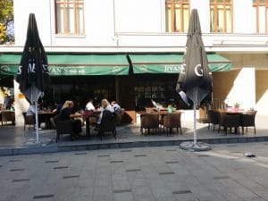 Piata Amzei, cu Ryans, Camera din Fata si alte restaurante si cafenele