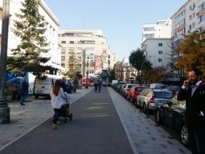 Piata Amzei, cu Ryans, Camera din Fata si alte restaurante si cafenele