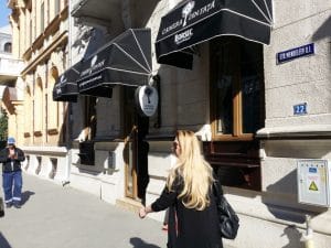 Piata Amzei, cu Ryans, Camera din Fata si alte restaurante si cafenele