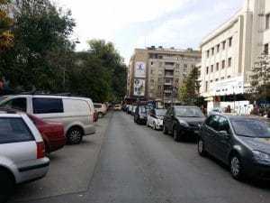 Piata Amzei cu restaurantele The Harbour si Ryans Irish Pub