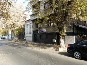 Piata Sfantul Stefan din Bucuresti, cu restaurantul Nonna Mia