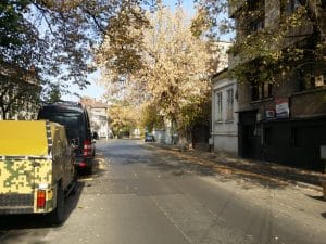 Piata Sfantul Stefan din Bucuresti, cu restaurantul Nonna Mia