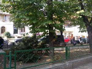 Piata Sfantul Stefan din Bucuresti, cu restaurantul Nonna Mia