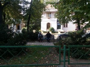 Piata Sfantul Stefan din Bucuresti, cu restaurantul Nonna Mia