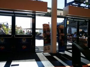 TrickSHOT, restaurant cu sala de bowling la Promenada Mall