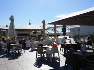 TrickSHOT, restaurant cu sala de bowling la Promenada Mall