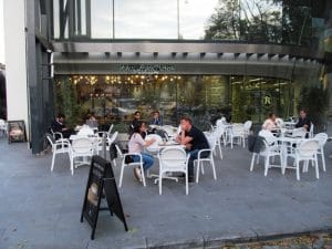 Restaurantele si cafenelele din cladirea de birouri Aviatorilor 8 din Piata Victoriei, Bucuresti