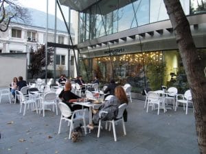 Restaurantele si cafenelele din cladirea de birouri Aviatorilor 8 din Piata Victoriei, Bucuresti