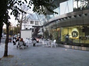 Restaurantele si cafenelele din cladirea de birouri Aviatorilor 8 din Piata Victoriei, Bucuresti