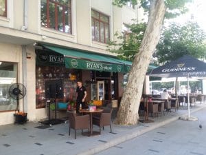 Ryans Irish Pub, restaurant cu specific irlandez in Piata Amzei