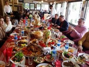 Un pranz in stil arabesc la Damascus Palace, in Bucuresti