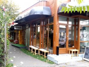 Bake a Coffee, cafenea mica pe strada Polona din Bucuresti