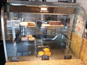 Bake a Coffee, cafenea mica pe strada Polona din Bucuresti