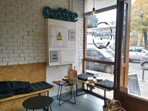 Bake a Coffee, cafenea mica pe strada Polona din Bucuresti