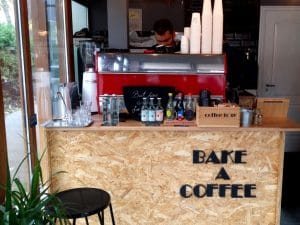 Bake a Coffee, cafenea mica pe strada Polona din Bucuresti