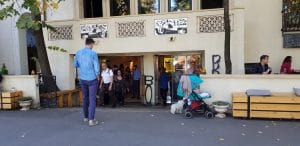 Bob Coffee Lab in Piata Charles de gaulle, cafenea boema