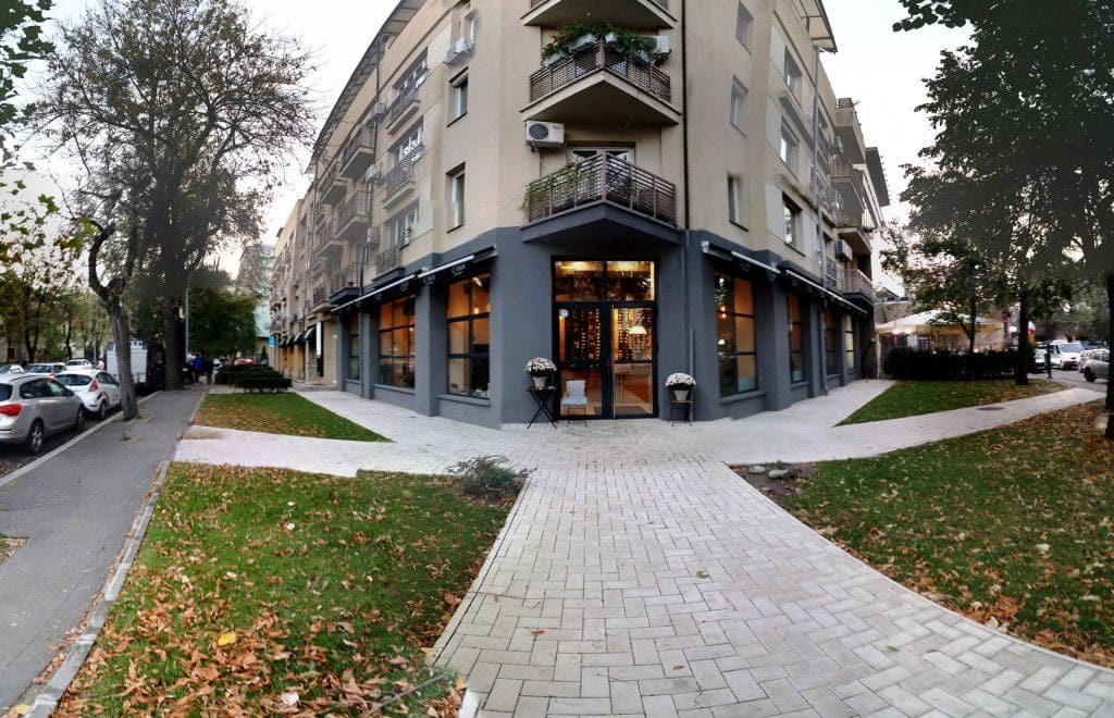 CAVA Bistro, restaurant si wine bar la Piata Floreasca in Bucuresti 