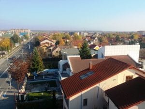 Cartierul Pipera vazut de pe terasa restaurantului Elfi Sky Bar